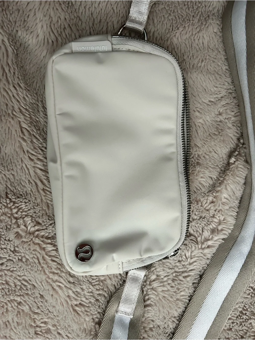 lululemon Everywhere Crossbody bag Cream Like New